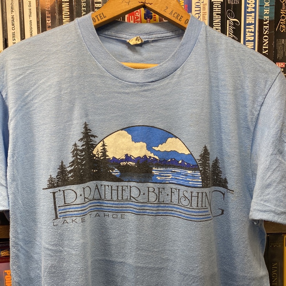 M-L VINTAGE SCREEN STARS SINGLE STITCH LAKE TAHOE FISHING